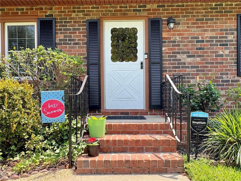 Photo 4 of 47 residential for sale in Portsmouth virginia