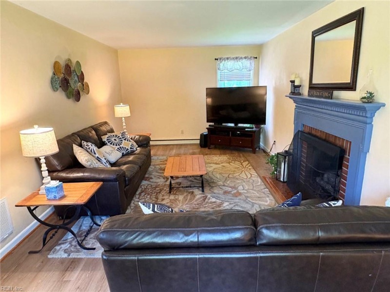 Photo 7 of 47 residential for sale in Portsmouth virginia