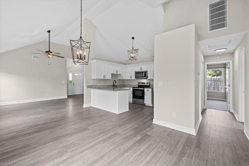 Photo 10 of 37 residential for sale in Suffolk virginia
