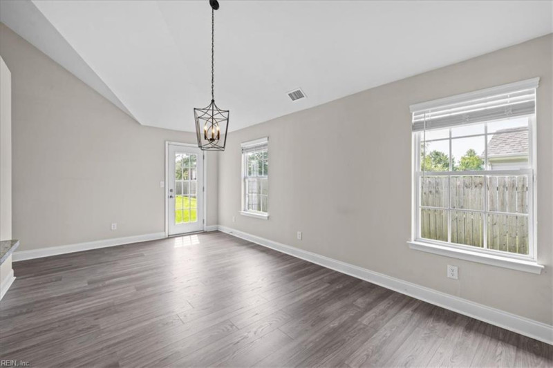 Photo 12 of 37 residential for sale in Suffolk virginia