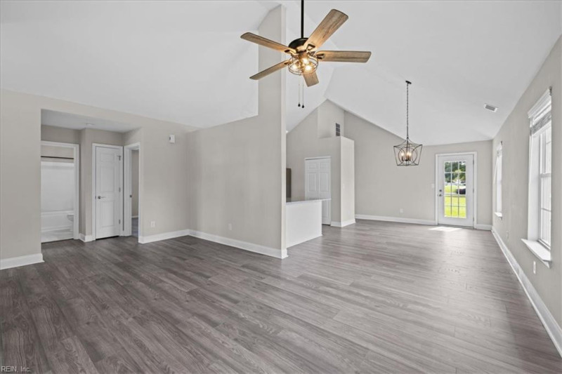 Photo 7 of 37 residential for sale in Suffolk virginia