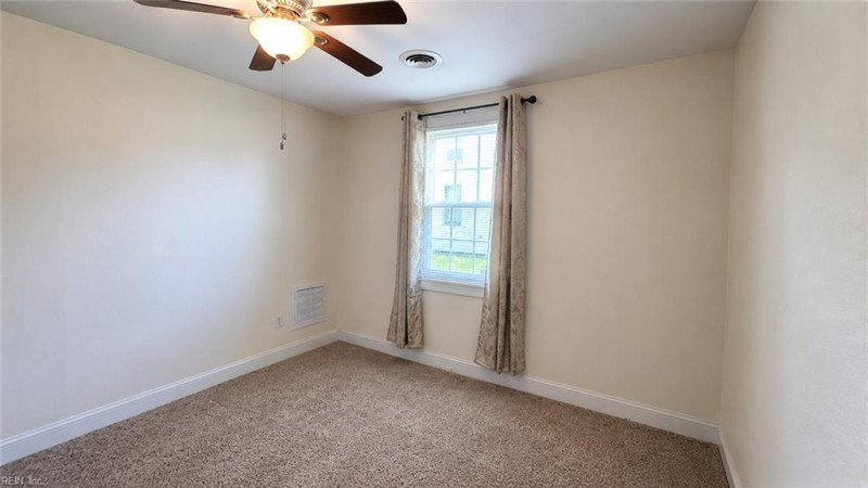 Photo 5 of 9 rental for rent in Hampton virginia