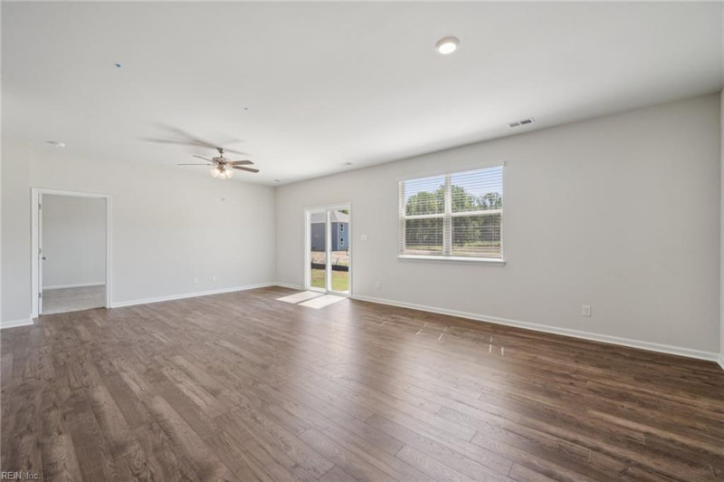 Photo 8 of 21 residential for sale in York County virginia