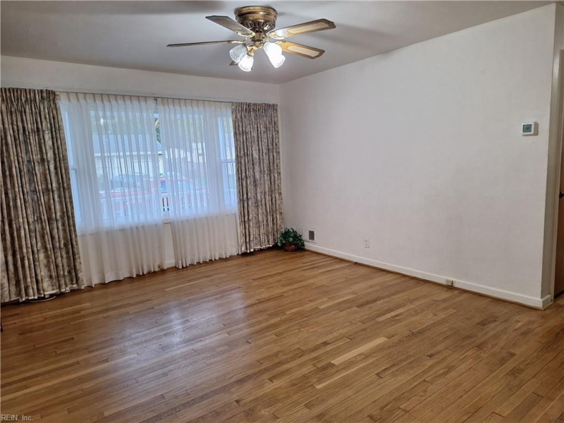 Photo 4 of 28 residential for sale in Chesapeake virginia Photo 4 of 28 residential for sale in Chesapeake virginia