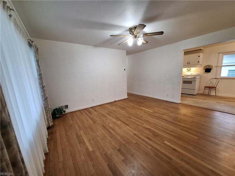 Photo 5 of 28 residential for sale in Chesapeake virginia Photo 5 of 28 residential for sale in Chesapeake virginia