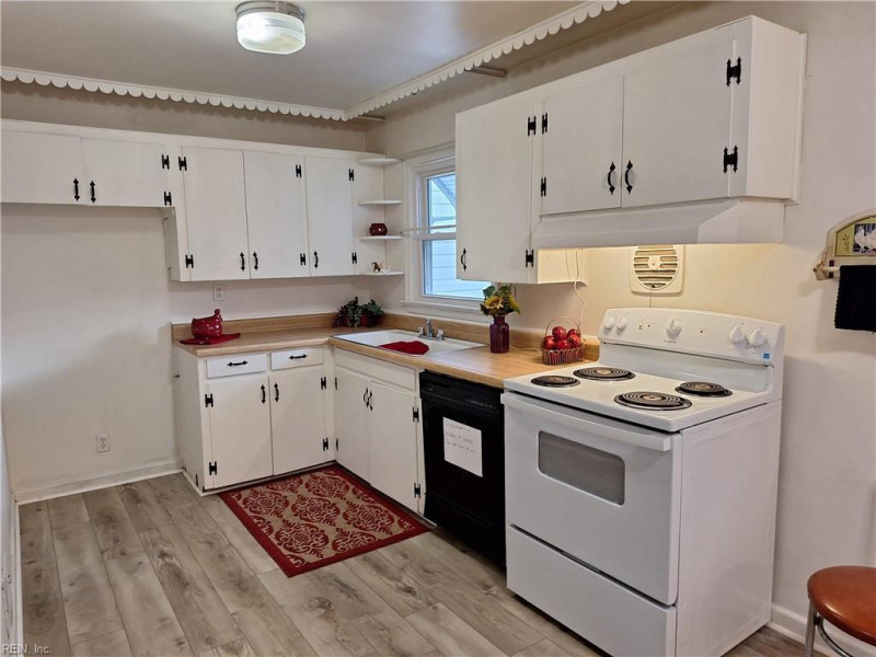 Photo 6 of 28 residential for sale in Chesapeake virginia Photo 6 of 28 residential for sale in Chesapeake virginia
