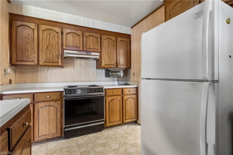 Photo 12 of 50 residential for sale in Chesapeake virginia