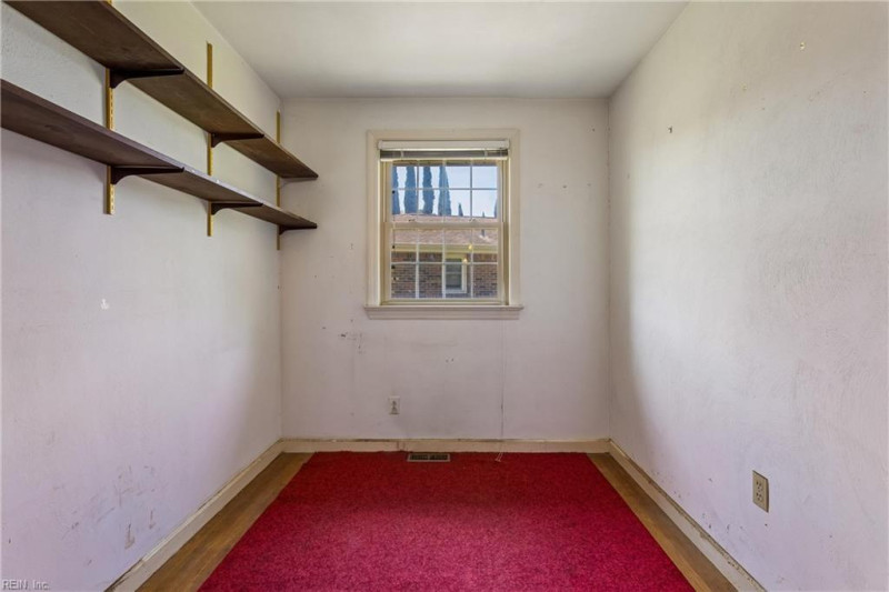Photo 14 of 50 residential for sale in Chesapeake virginia