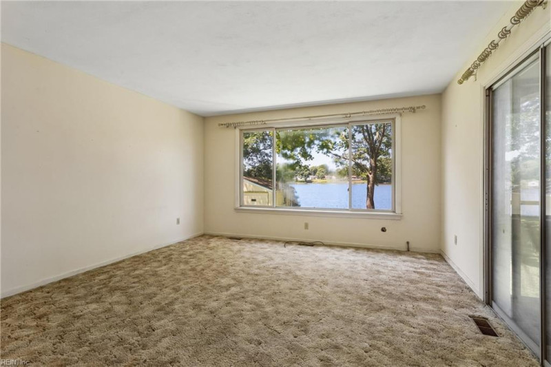 Photo 19 of 50 residential for sale in Chesapeake virginia