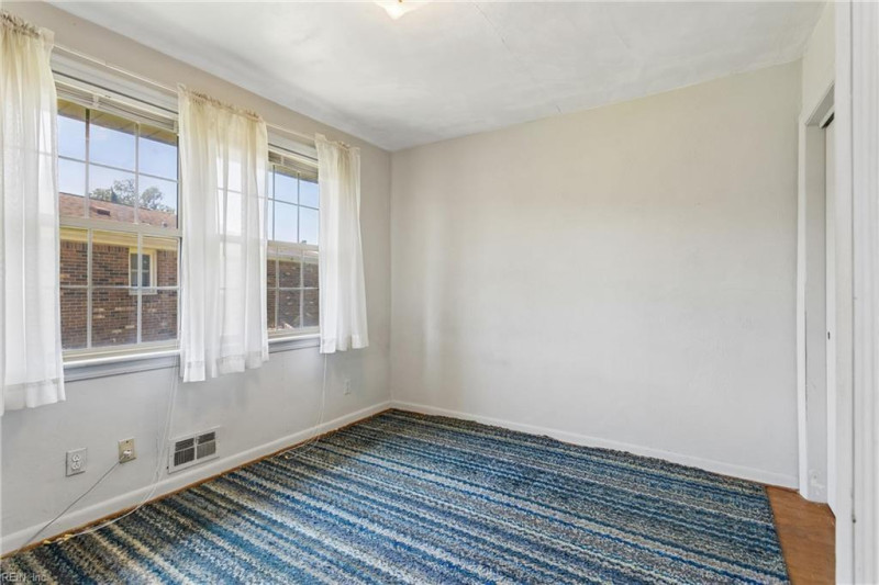 Photo 23 of 50 residential for sale in Chesapeake virginia