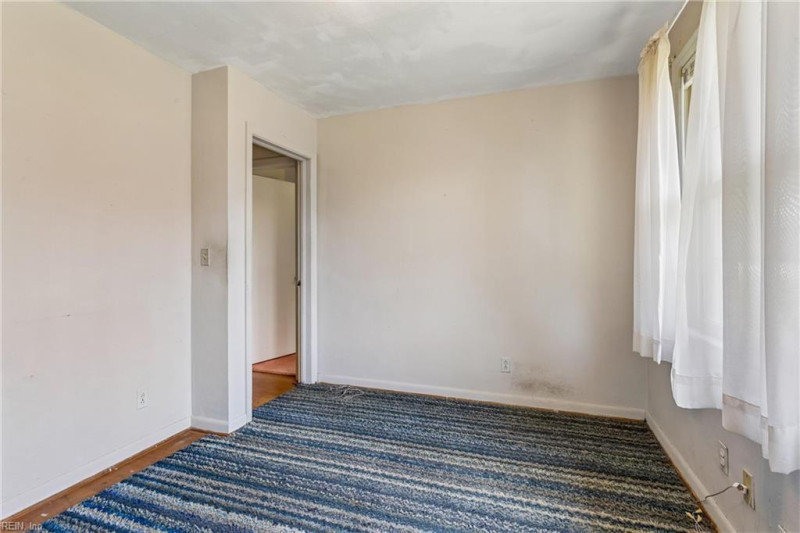 Photo 24 of 50 residential for sale in Chesapeake virginia