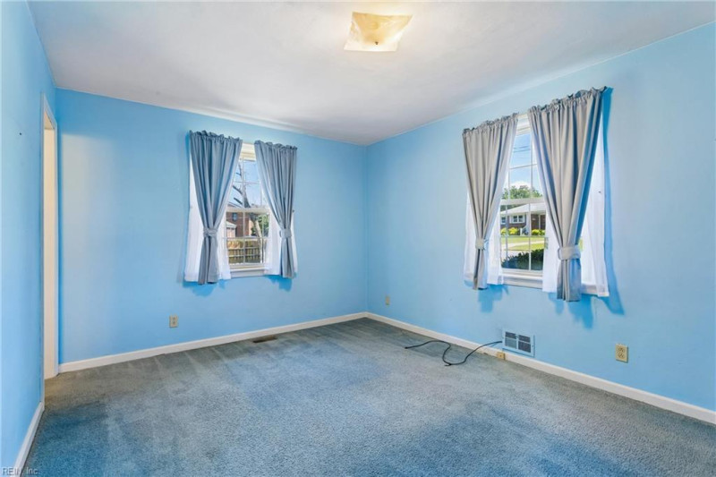 Photo 27 of 50 residential for sale in Chesapeake virginia