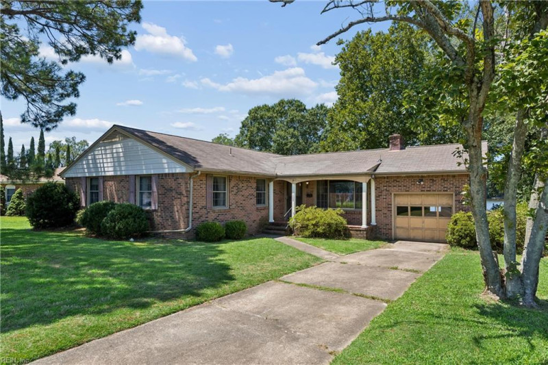 Photo 3 of 50 residential for sale in Chesapeake virginia