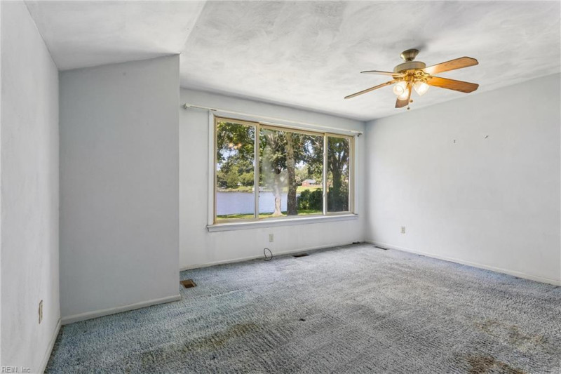 Photo 32 of 50 residential for sale in Chesapeake virginia