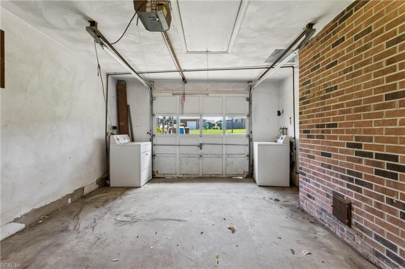Photo 34 of 50 residential for sale in Chesapeake virginia