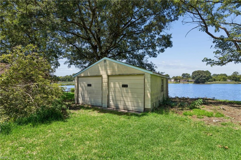 Photo 40 of 50 residential for sale in Chesapeake virginia