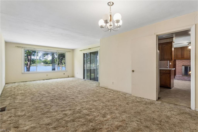 Photo 5 of 50 residential for sale in Chesapeake virginia
