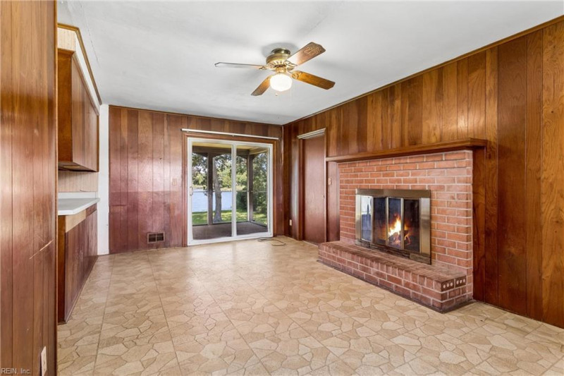 Photo 7 of 50 residential for sale in Chesapeake virginia