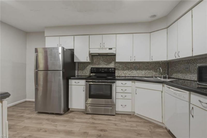 Photo 11 of 28 residential for sale in Chesapeake virginia