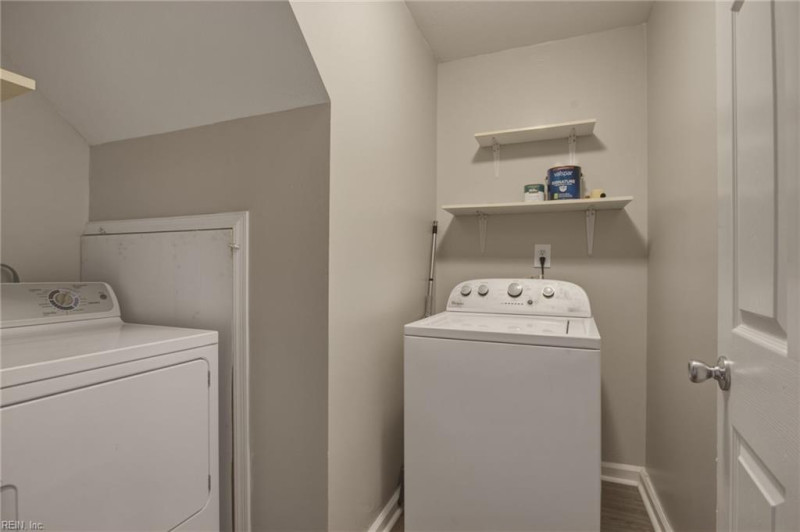 Photo 15 of 28 residential for sale in Chesapeake virginia