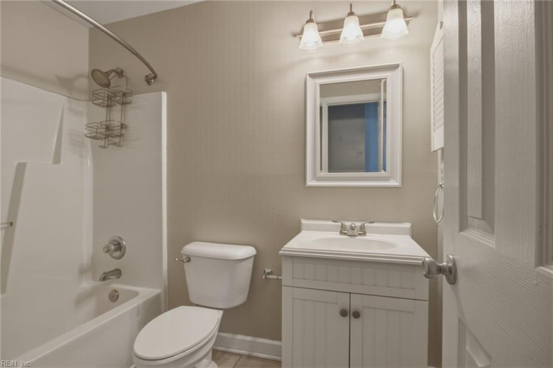 Photo 16 of 28 residential for sale in Chesapeake virginia
