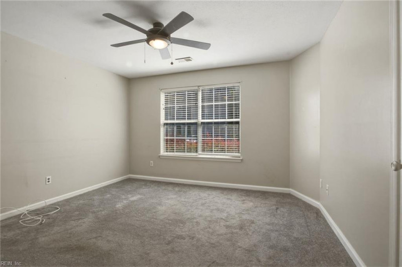 Photo 18 of 28 residential for sale in Chesapeake virginia