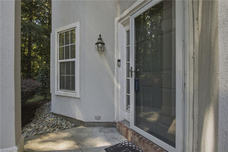 Photo 3 of 28 residential for sale in Chesapeake virginia