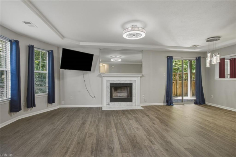 Photo 4 of 28 residential for sale in Chesapeake virginia