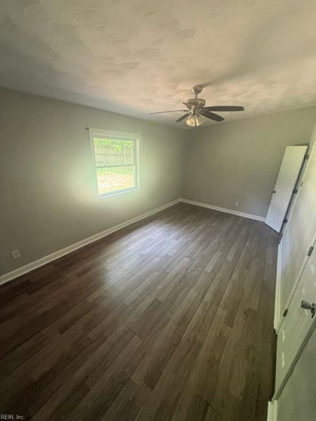 Photo 19 of 26 residential for sale in Portsmouth virginia