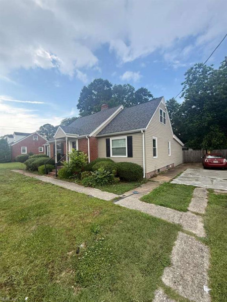Photo 2 of 26 residential for sale in Portsmouth virginia