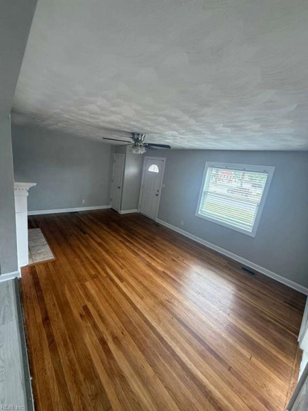 Photo 5 of 26 residential for sale in Portsmouth virginia