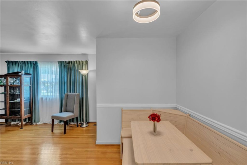 Photo 11 of 40 residential for sale in Hampton virginia