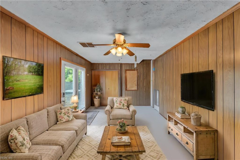 Photo 17 of 40 residential for sale in Hampton virginia