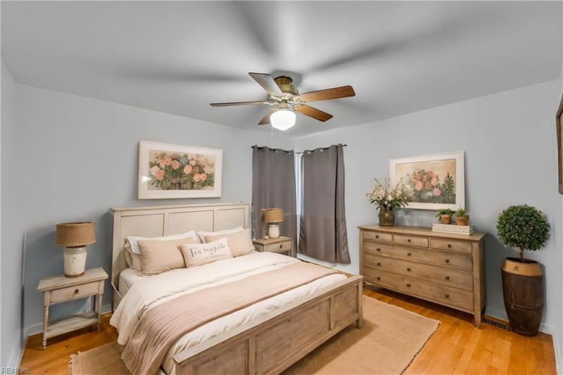 Photo 20 of 40 residential for sale in Hampton virginia