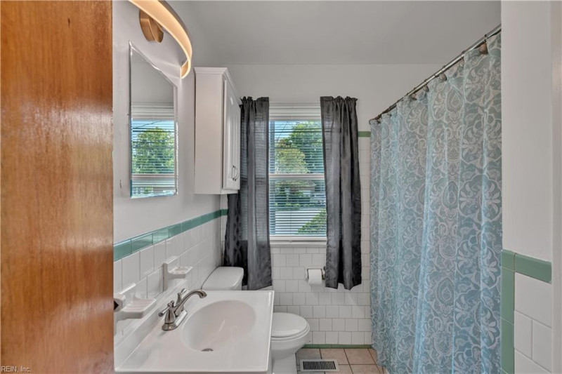Photo 28 of 40 residential for sale in Hampton virginia