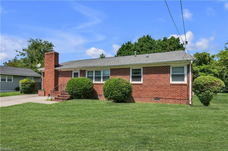 Photo 3 of 40 residential for sale in Hampton virginia