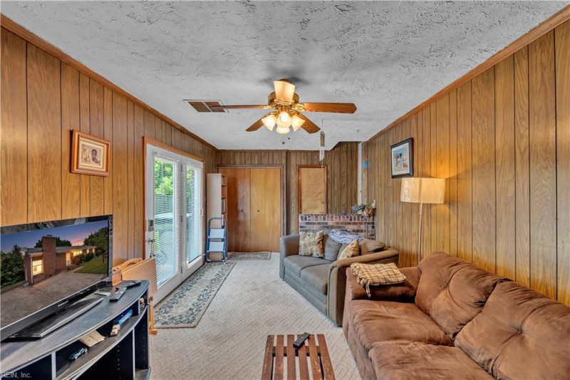 Photo 33 of 40 residential for sale in Hampton virginia