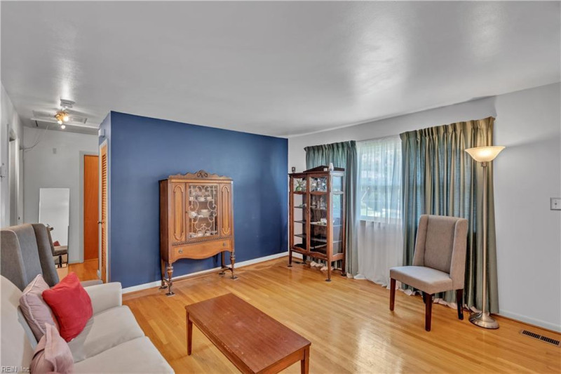 Photo 8 of 40 residential for sale in Hampton virginia
