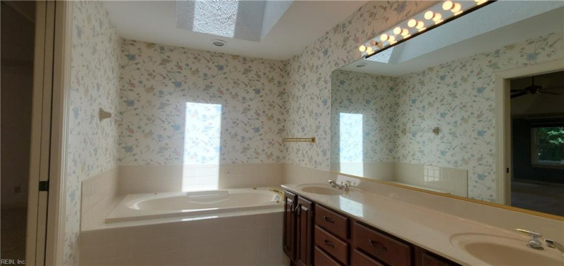 Photo 12 of 20 residential for sale in Virginia Beach virginia
