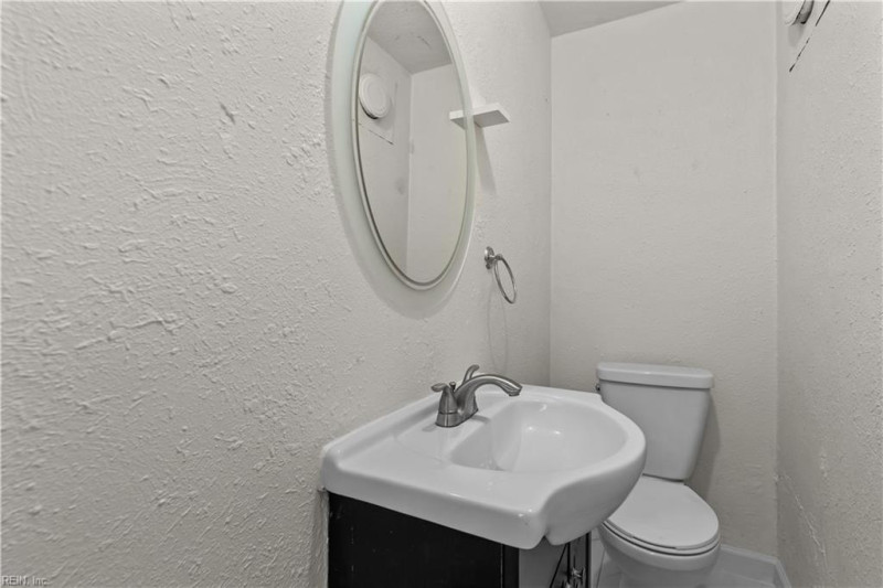 Photo 13 of 33 residential for sale in Norfolk virginia