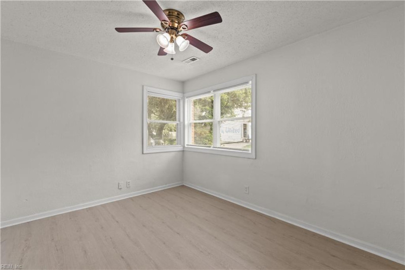 Photo 16 of 33 residential for sale in Norfolk virginia