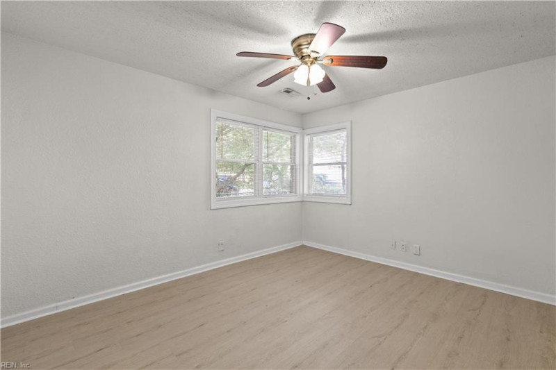 Photo 18 of 33 residential for sale in Norfolk virginia