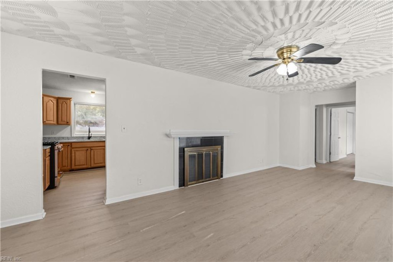 Photo 5 of 33 residential for sale in Norfolk virginia