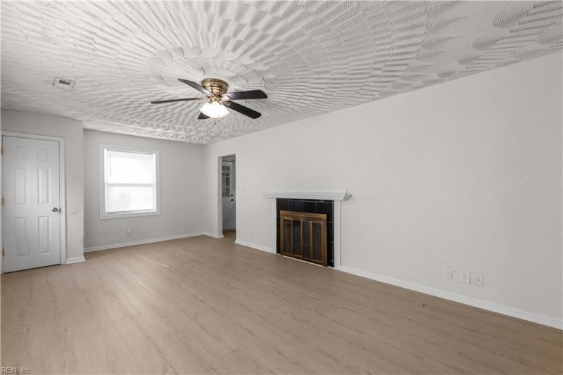Photo 6 of 33 residential for sale in Norfolk virginia