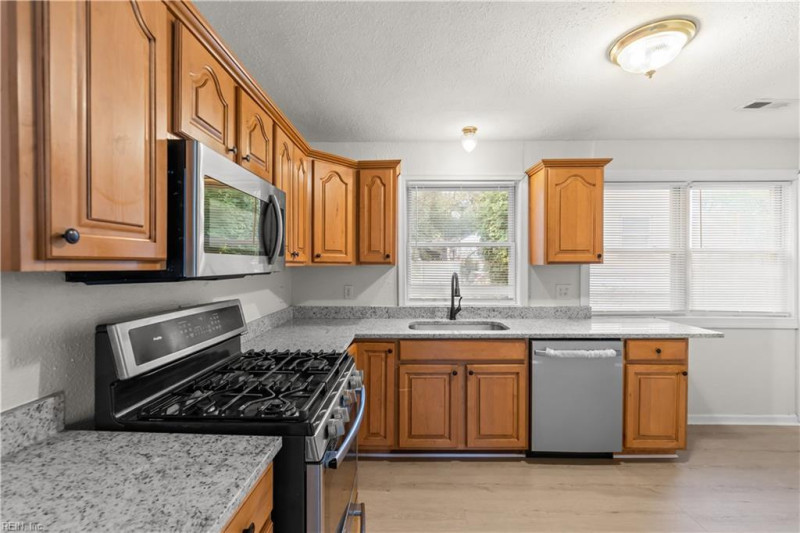 Photo 8 of 33 residential for sale in Norfolk virginia