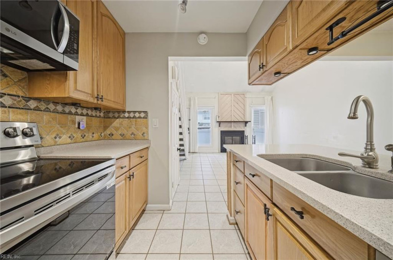 Photo 15 of 31 residential for sale in Norfolk virginia