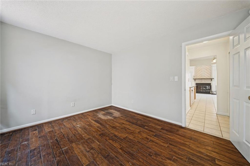 Photo 17 of 31 residential for sale in Norfolk virginia