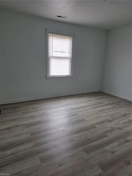 Photo 13 of 18 residential for sale in Hampton virginia