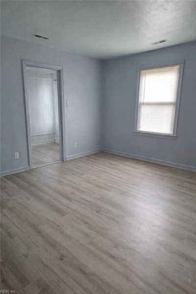 Photo 14 of 18 residential for sale in Hampton virginia
