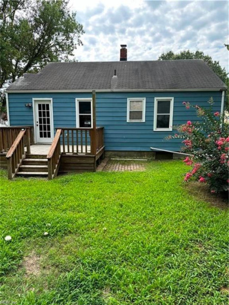 Photo 2 of 18 residential for sale in Hampton virginia